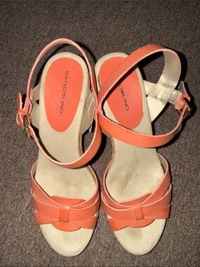 Bandolino Coral-Peach Knotted Strap Sandals